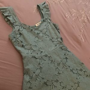 Monteau Lace Dress Sz 4/Sm